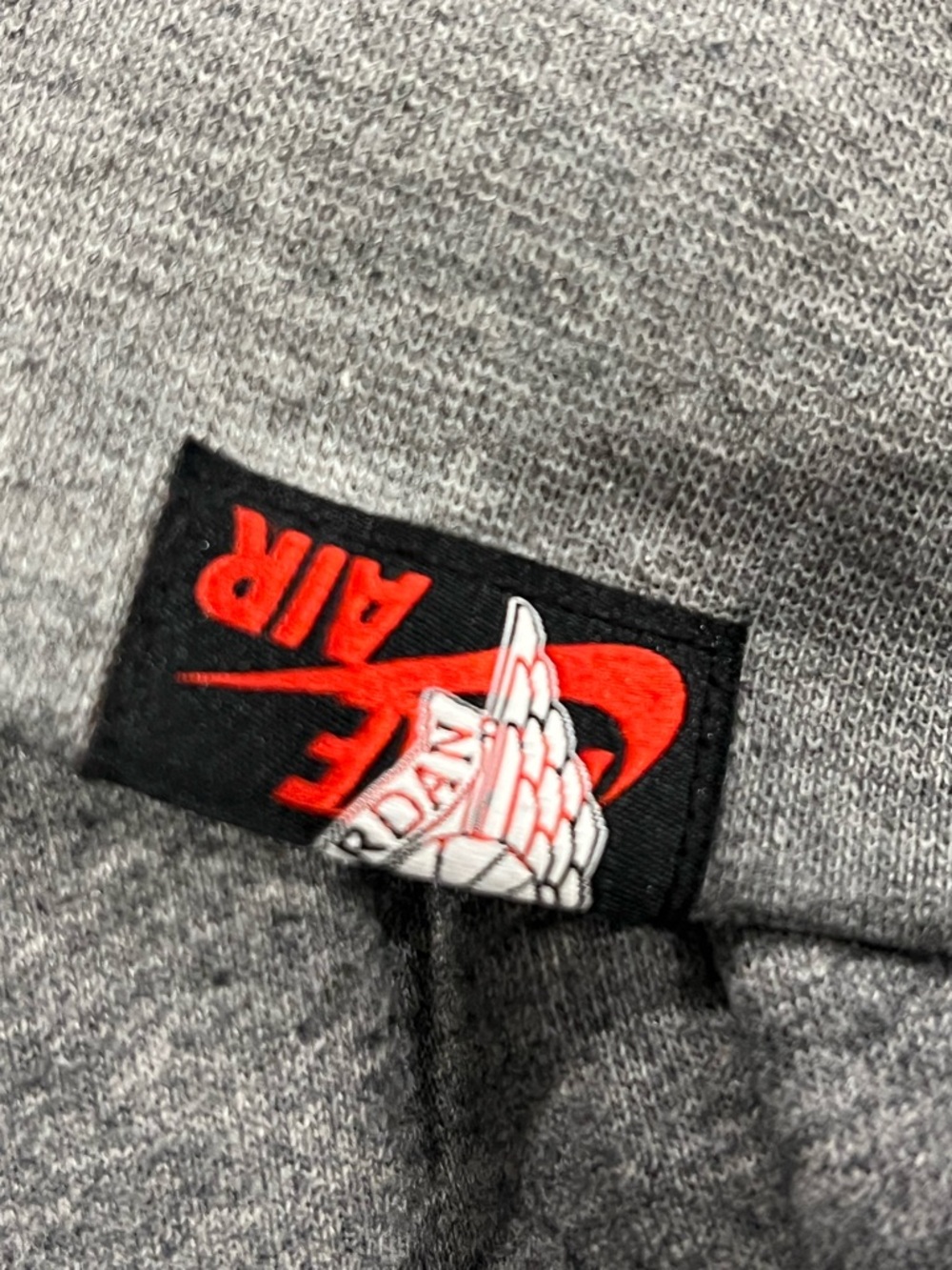 Nike Air Jordan Gray Pullover Hoodie with Red Hood Lining & Jumpman Graphic YXL - Picture 4 of 4